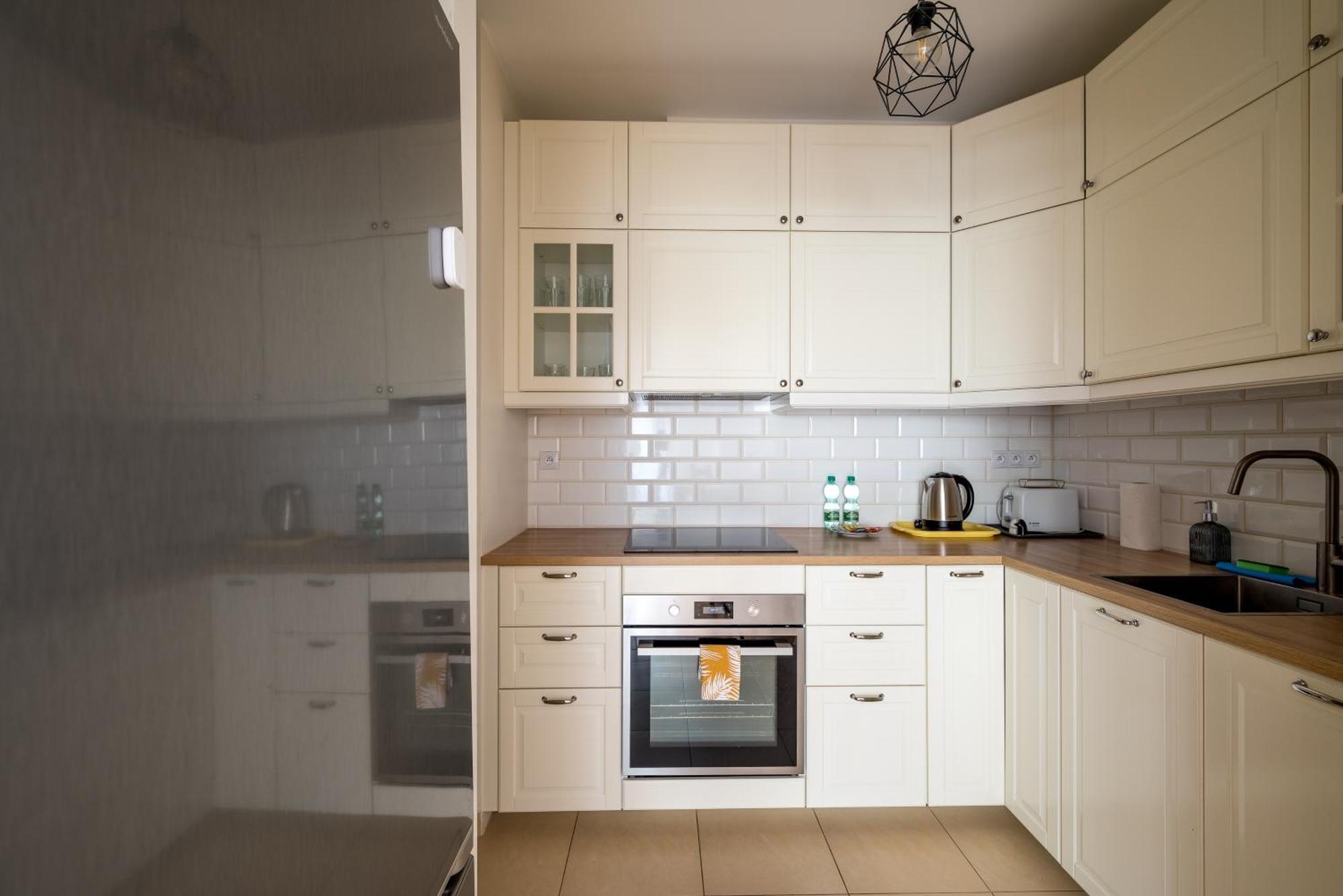 Metro Ksiecia Janusza Cosy Apartment Varşovia Exterior foto
