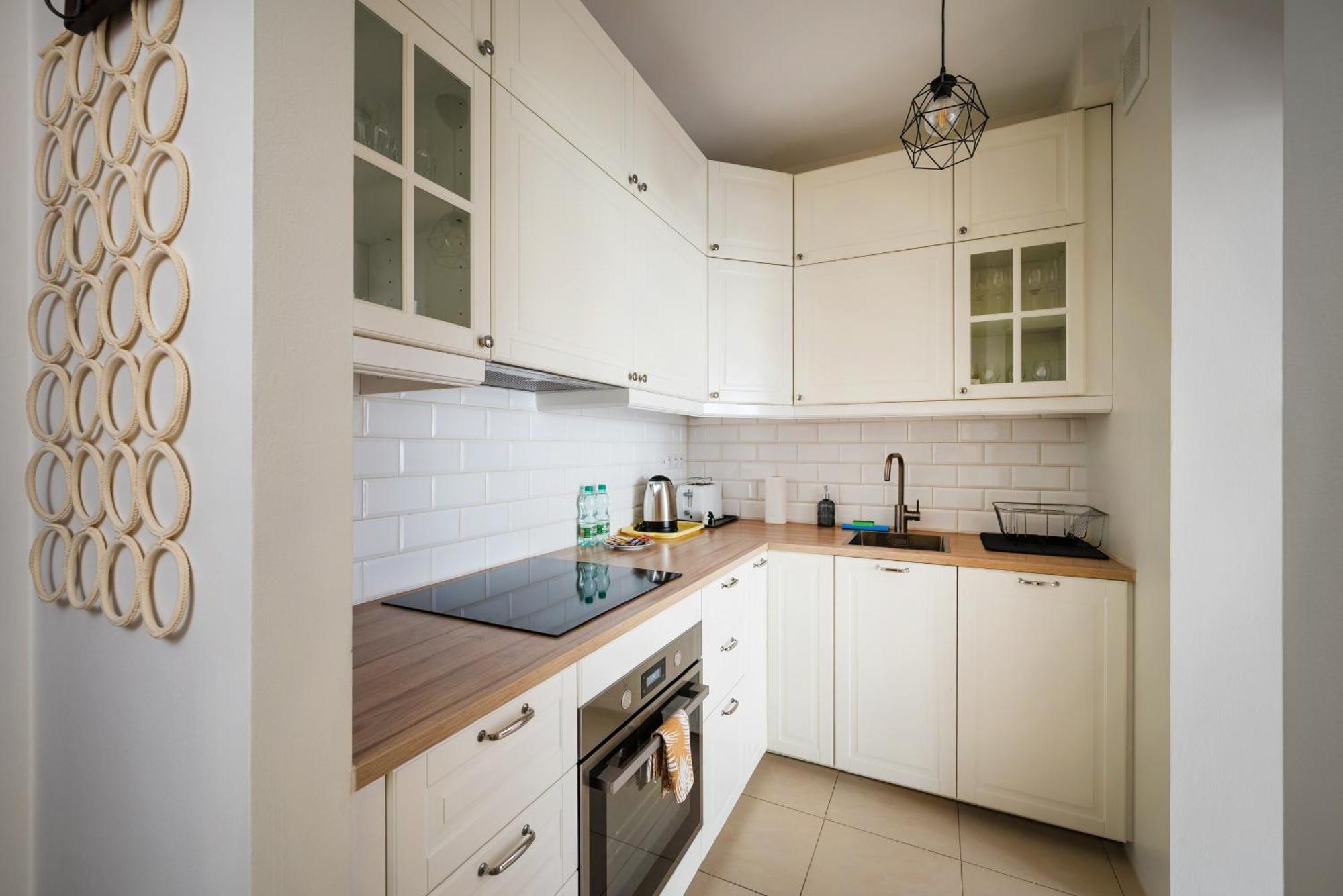 Metro Ksiecia Janusza Cosy Apartment Varşovia Exterior foto