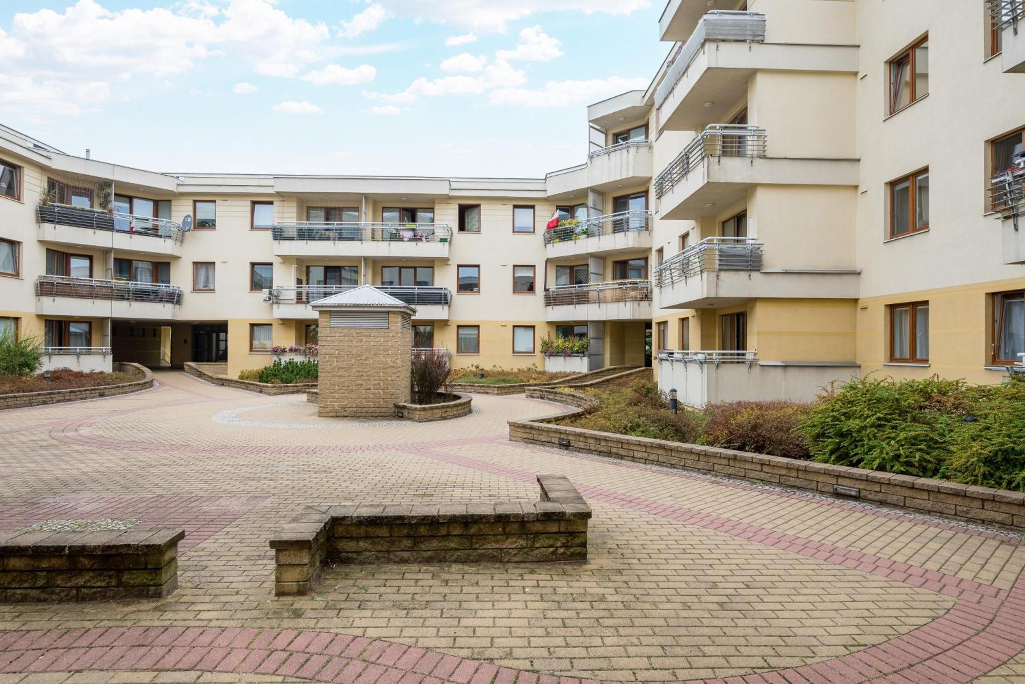 Metro Ksiecia Janusza Cosy Apartment Varşovia Exterior foto