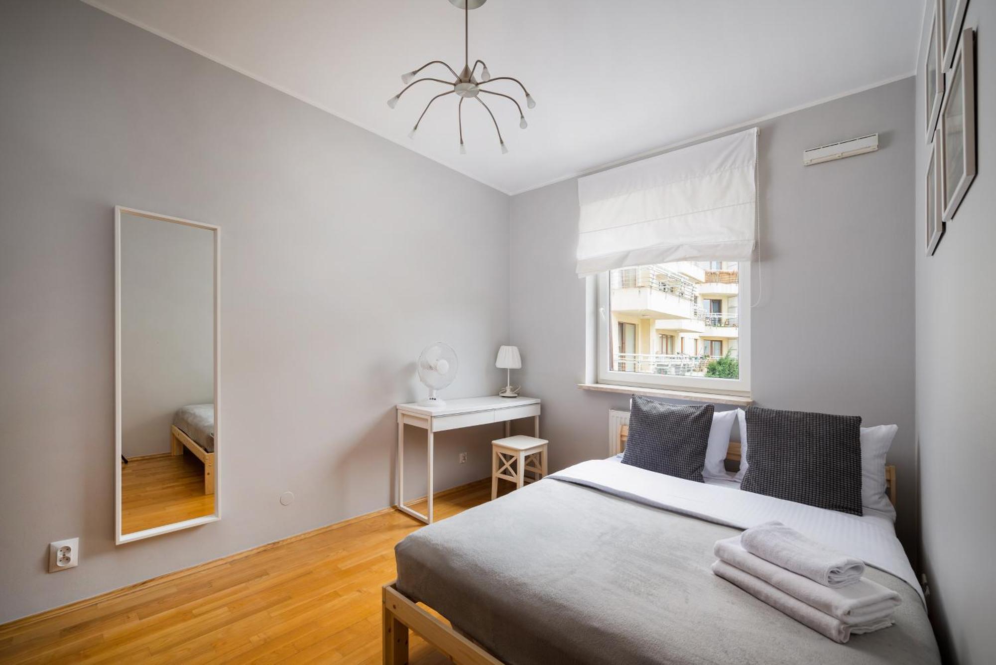 Metro Ksiecia Janusza Cosy Apartment Varşovia Exterior foto